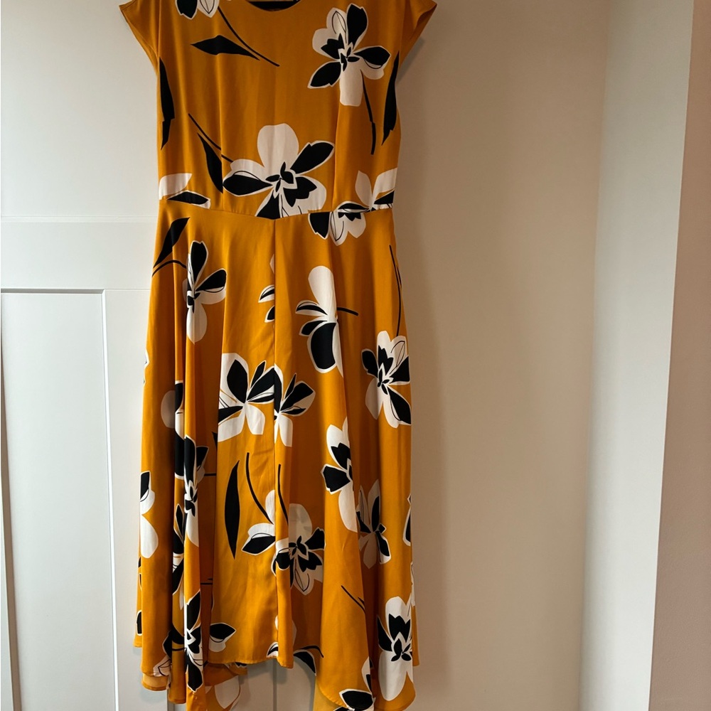 Who What Wear Yellow and Black Floral Midi Dress